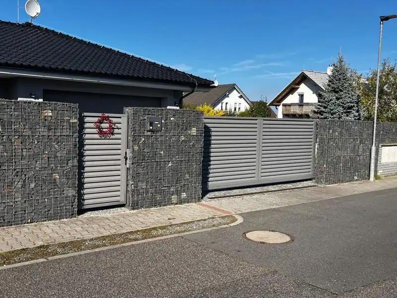 Posuvná vjezdová brána – realizace Martin Pfaur, fotografie 21